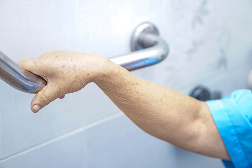 هفت نکته برای حمام کردن سالمندان آلزایمری
