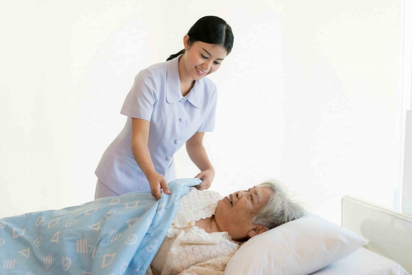 خدمات حرفه ای پرستاری از سالمند