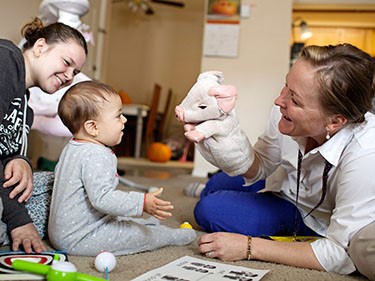 خدمات تخصصی پرستاری کودک|خدمات پرستاری و مراقبت از کودک