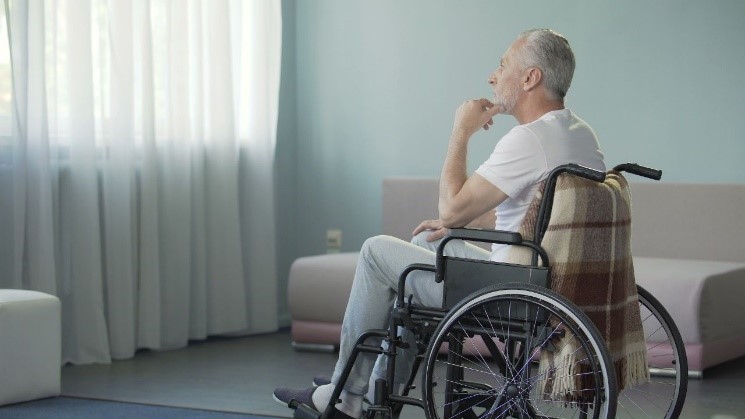 وظایف پرستار در زمان پرستاری از سالمند ویلچری چیست؟