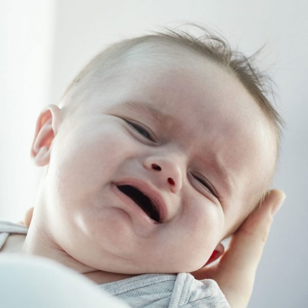 کم آبی بدن نوزاد; علائم و درمان کمی آبی بدن نوزادان 11 Dehydration in babies scaled 1 600x600