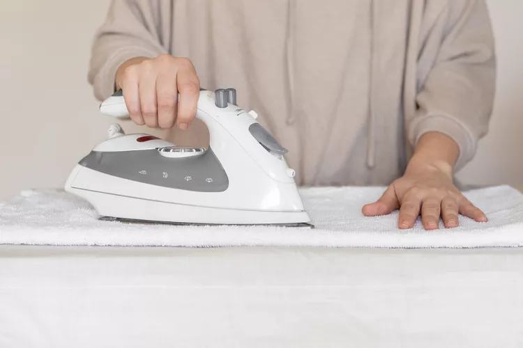 دستورالعمل ها ی مهم  برای شستن  پرده با دست