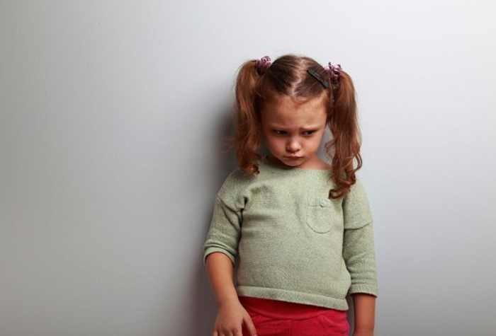 6 رفتاری که با انجام آن فرزند خود را به کودک بی ادب تبدیل می کنید