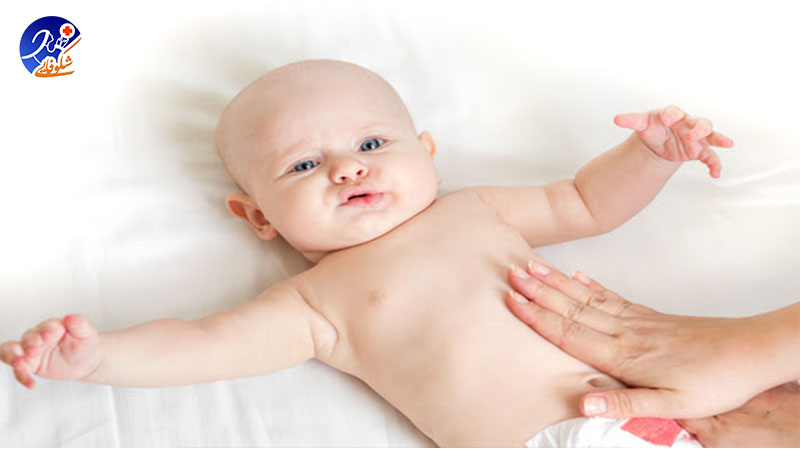 از نوزادان کولیکی هنگام مالیدن آرام شکمشان تسکین پیدا می کنند.