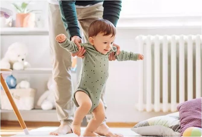 پا گرفتن نوزاد – 6 روش برای کمک به پا گرفتن نوزادان