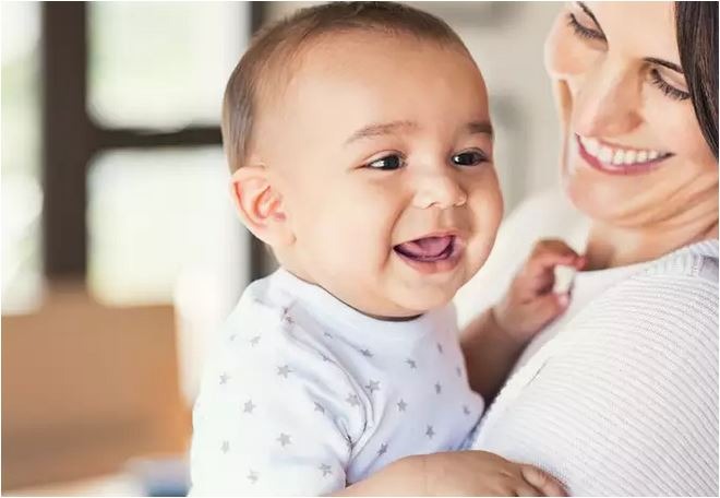 پا گرفتن نوزاد – 6 روش برای کمک به پا گرفتن نوزادان