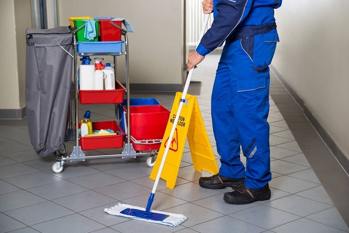استخدام نظافتچی منزل یا سرایدار؟ تفاوت در چیست؟