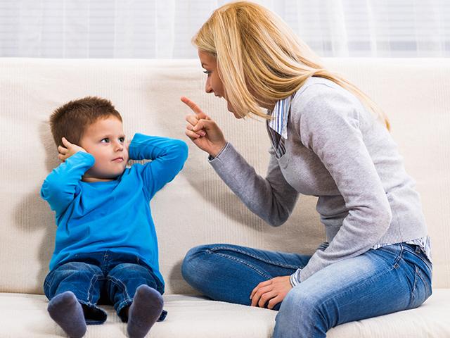 حرف ها و رفتارهای غلطی که نباید با کودک انجام دهید