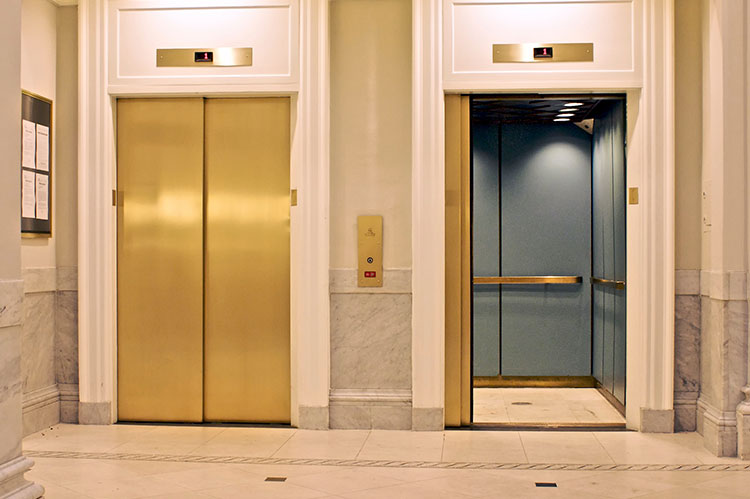 ضد عفونی کردن، تمیز کردن و نظافت آسانسور شرکت