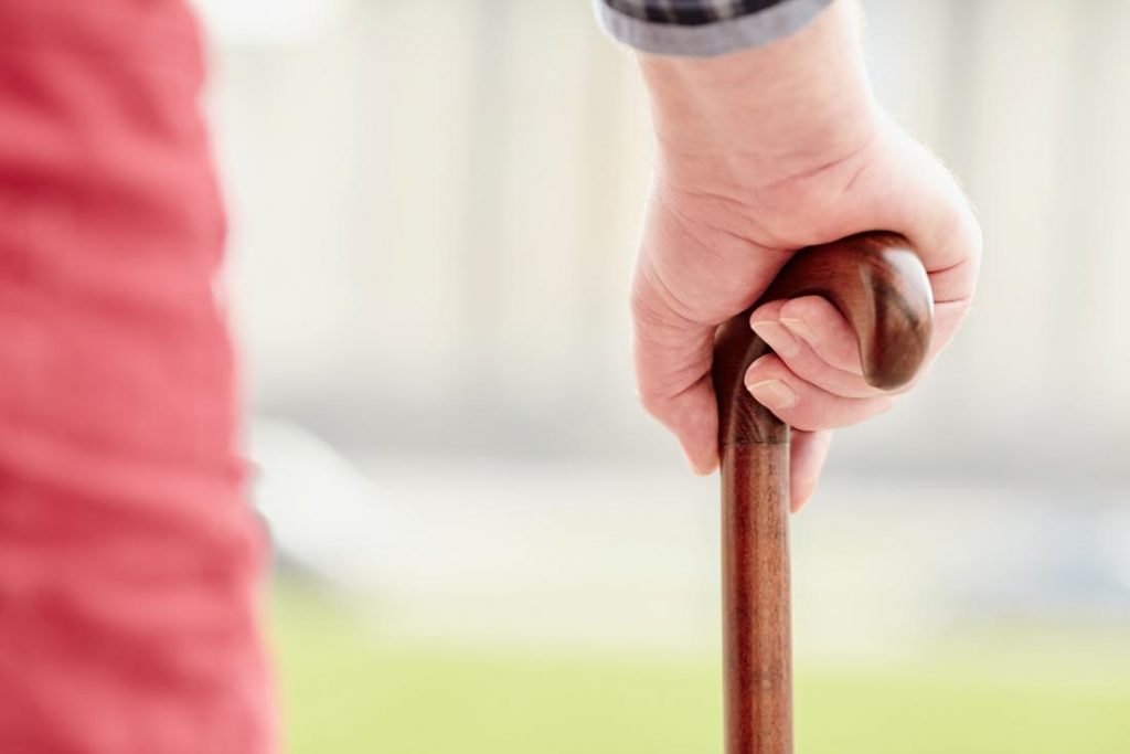 راهنمای خرید عصا و واکر - انواع عصا برای سالمندان