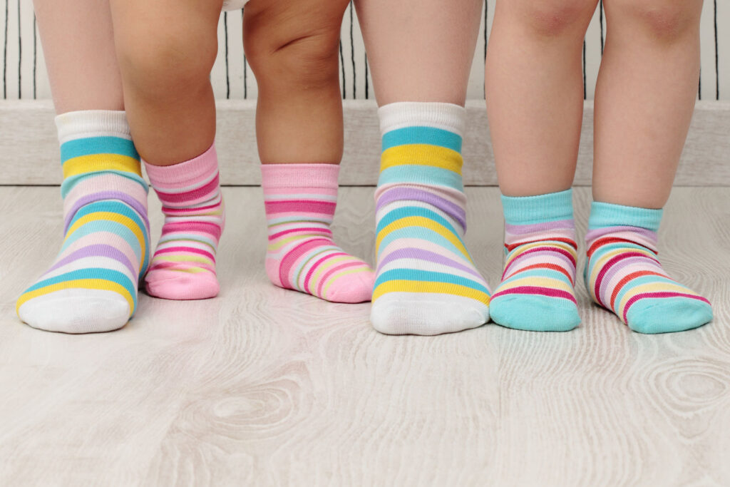 انواع جوراب بچه ها همراه با نکات مهم شستشو جوراب بچگانه