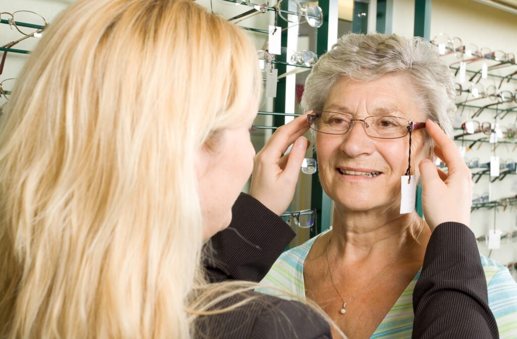 راهنمای خرید عینک برای سالمندان