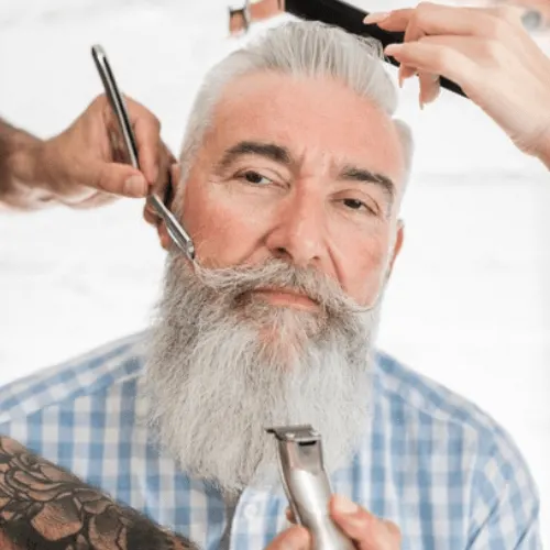 روش صحیح تراشیدن ریش سالمندان