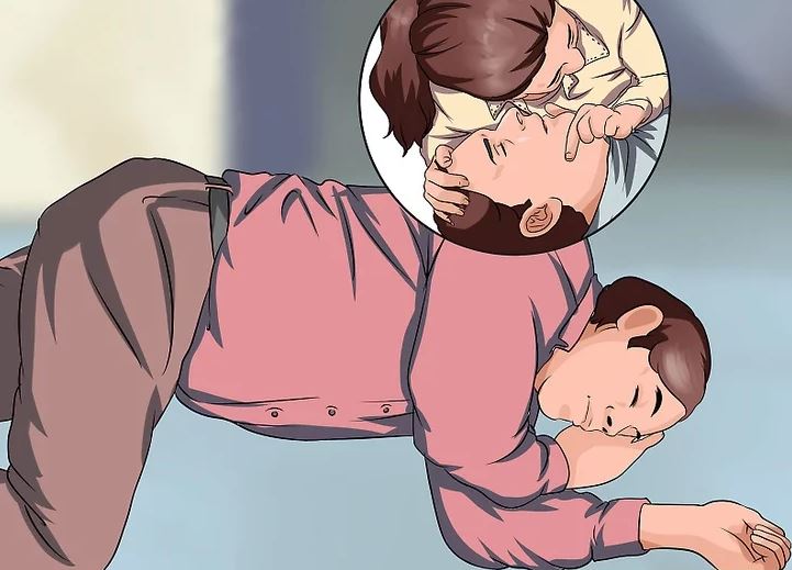 نحوه انجام CPR در بزرگسالان : احیای قلبی ریوی 21 نحوه انجام CPR در بزرگسالان : احیای قلبی ریوی