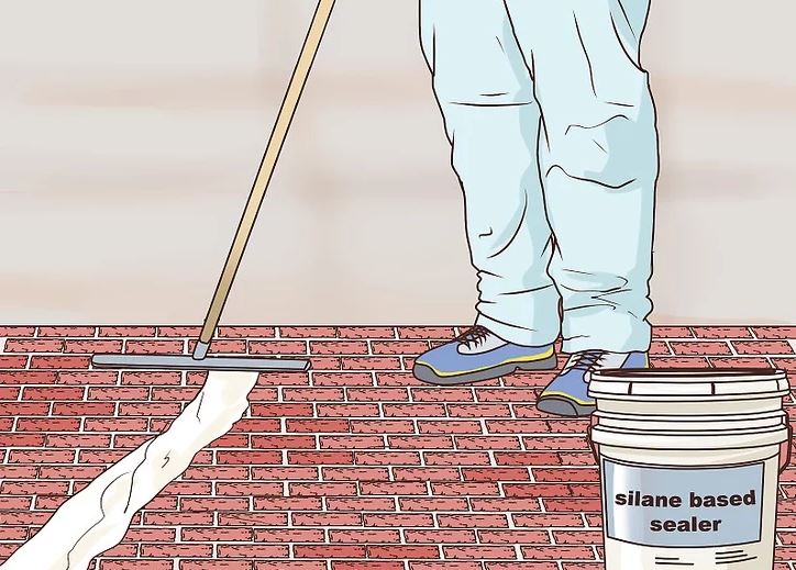 استخدام نظافتچی منزل برای پاک کردن دیوارهای آجری